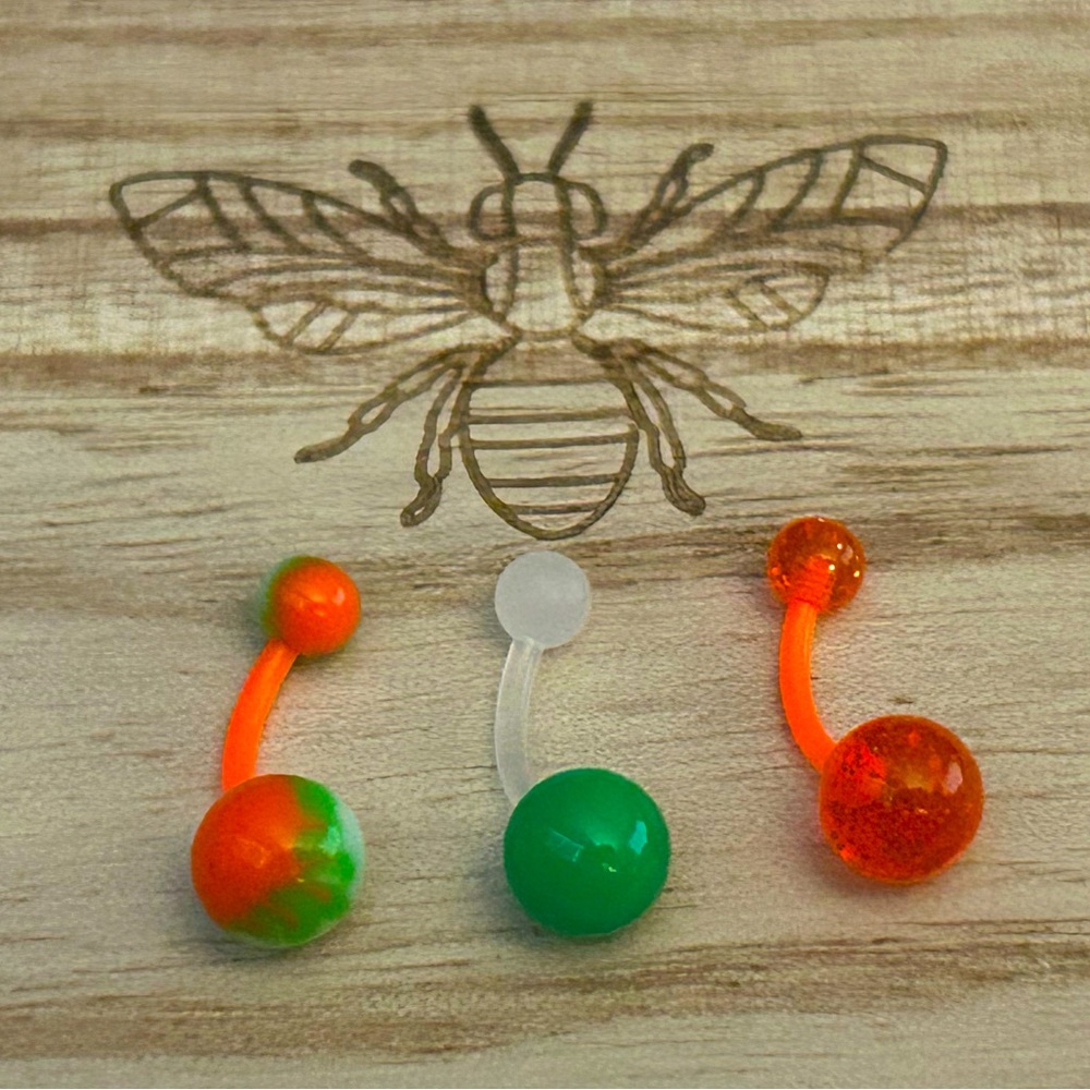 ❤️2/$10 PRICE DROP Set of FLEXIBLE 
Belly Rings green orange white body jewelry